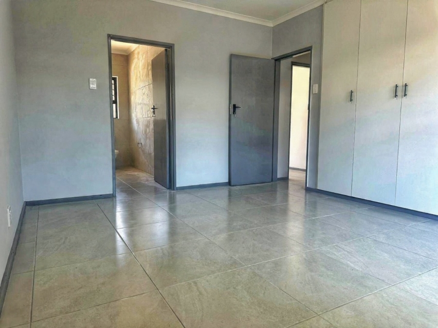 4 Bedroom Property for Sale in Panorama Western Cape